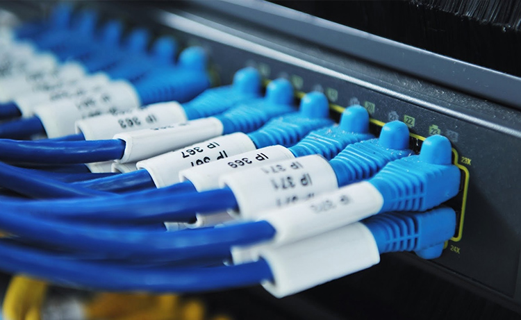 Sieťový a dátový kábel